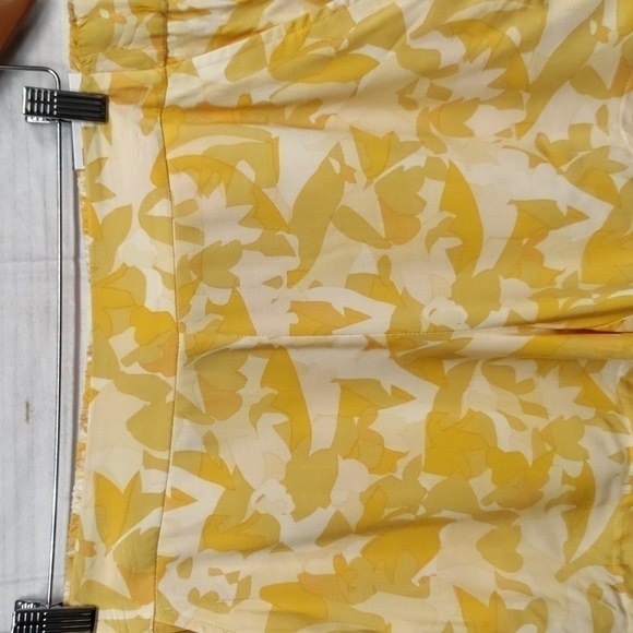 NINE West Mid Rise Shorts Size Medium - Picture 4 of 11